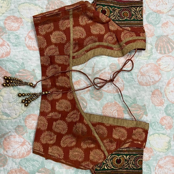 Traditional upada silk saree with blouse - Picture 4 of 6